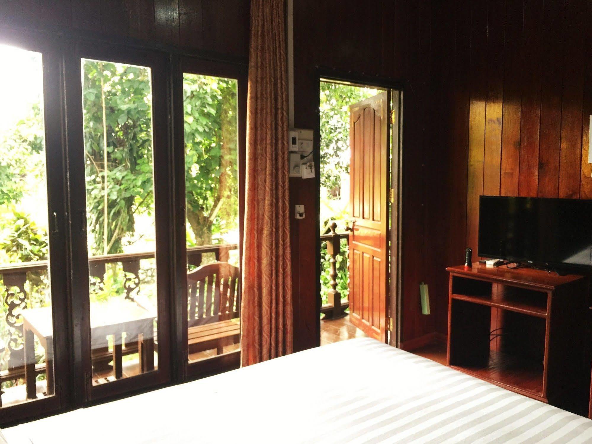 Vangvieng Boutique Hotel Vang Vieng Ngoại thất bức ảnh